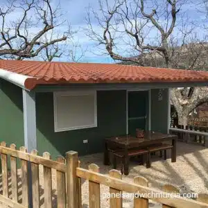 Casa de panel sándwich de fachada semi liso